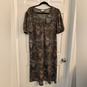 Mama Licious Women’s Long Loungewear Dress Animal Print. Size Medium $10